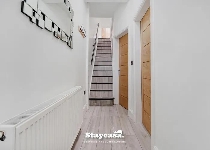 Urban Oasis Spacious 4-bedroom In Semesterbostad Manchester