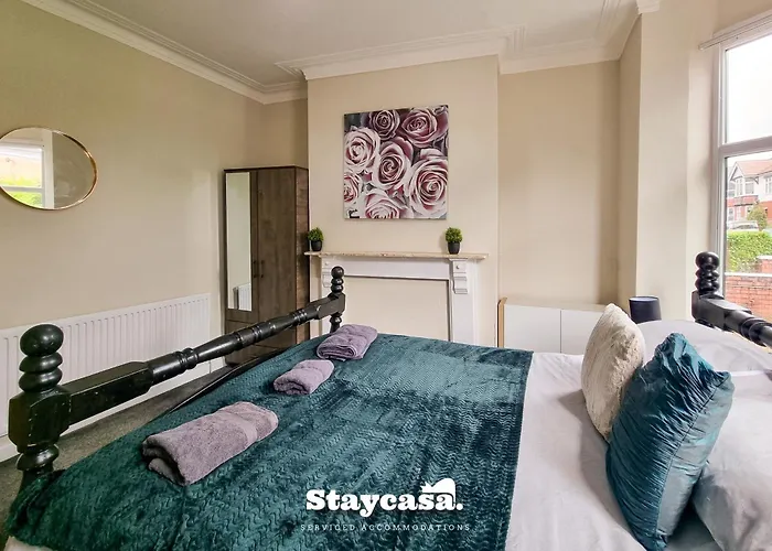 Сasa de vacaciones Stylish 4-bed With On-street Parking