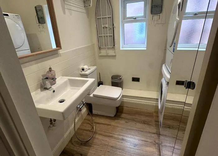 Stylish Interior Cosy Haven - On-street Parking * Manchester