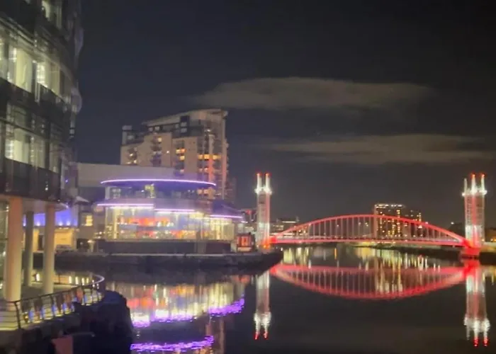 아파트 Modern High-rise Flat In Media City! 2 Beds, 2 Baths