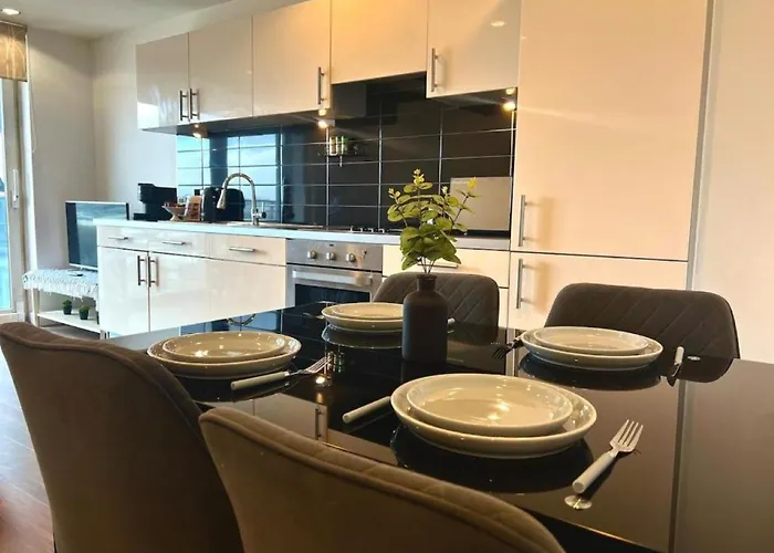 Modern High-rise Flat In Media City! 2 Beds, 2 Baths Manchester