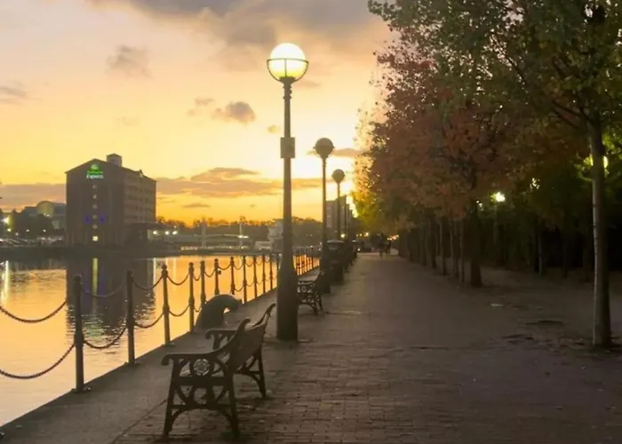 Apartment Modern High-rise Flat In Media City! 2 Beds, 2 Baths