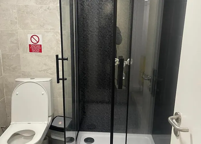 Rahman Vandrerhjem Manchester