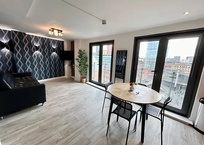 Centre, Floor Apartment, Two Balconies * Manchester