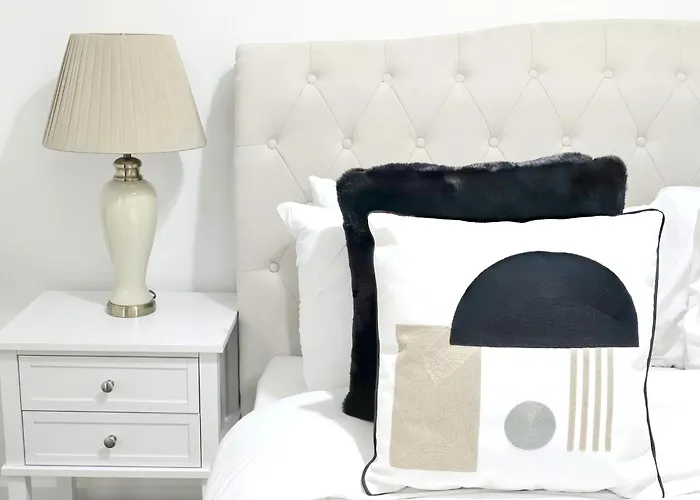 The Hidden Chapter 2 Bedrooms By Bevolve Daire