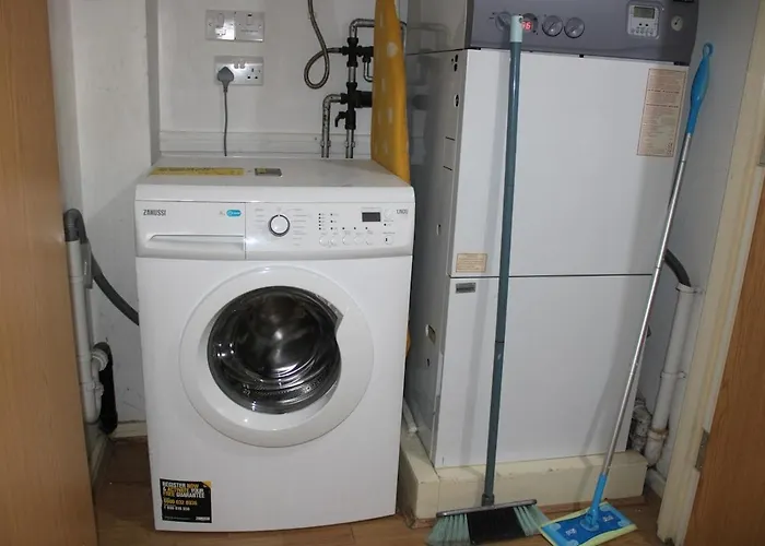 Inside City, Modern & Luxurious 2 Bed Apartment, Entire Unit Apartment Manchester