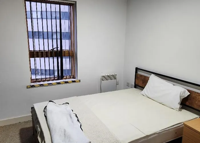 Flat With Panoramic Views On Tenth Floor * מנצ'סטר