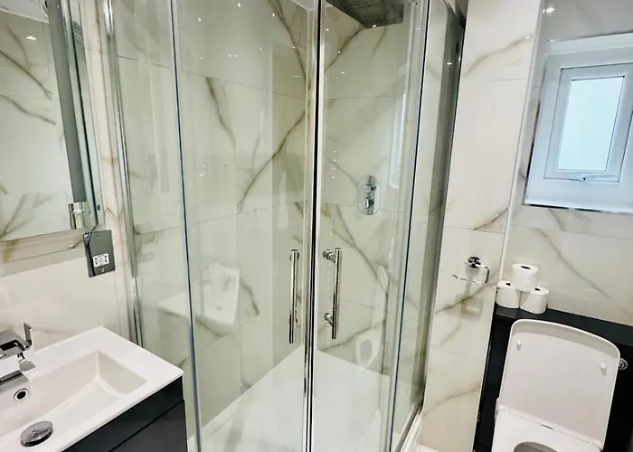 Luxury 5br With Access Apartamento Manchester