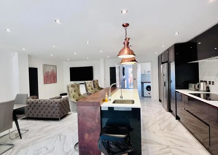 Luxury 5br With Access Apartament *