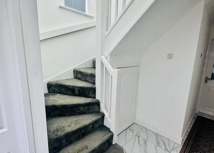 Luxury 5br With Access Manchester