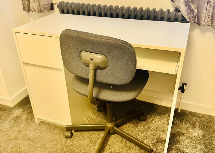 Luxury 5br With Access * Manchester