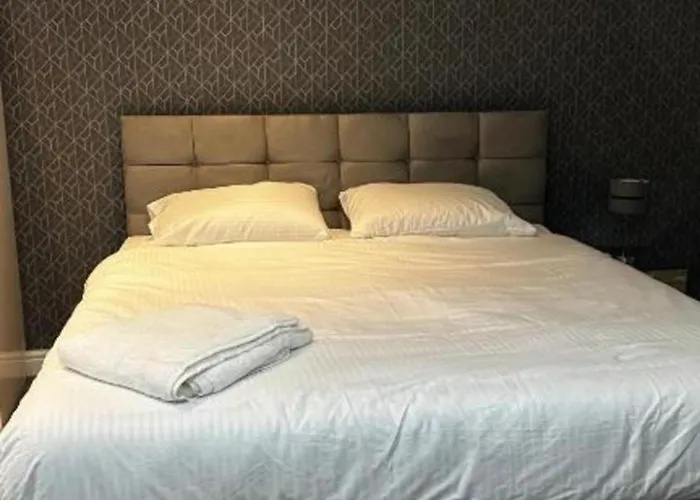 Oyo The Pleasant House Manchester