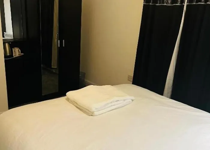 Hotel Oyo The Pleasant House