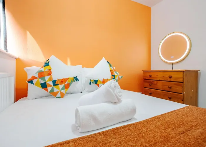 The Jade - Pool Table - Man Utd - Centre - 4bd Manchester