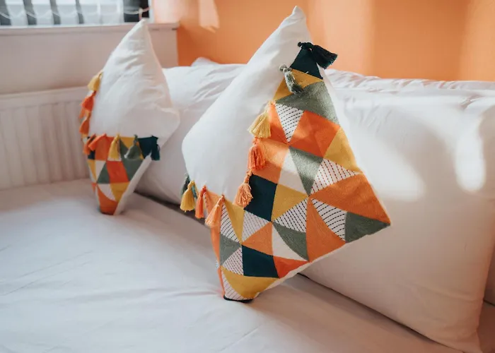 The Jade - Pool Table - Man Utd - Centre - 4bd * Manchester