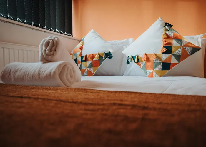 The Jade - Pool Table - Man Utd - Centre - 4bd *