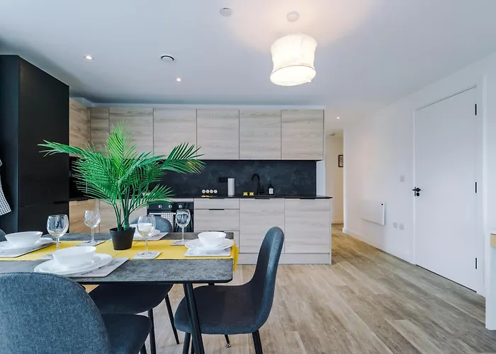 Modern In Old Trafford, Balcony, Sleeps6 Διαμέρισμα Μάντσεστερ