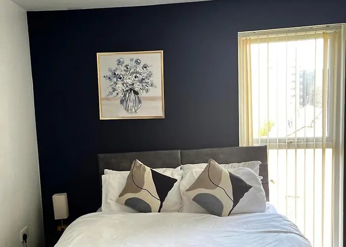 Serene 2-bed Flat With Canal Views - Coop Live Apartament Manchester