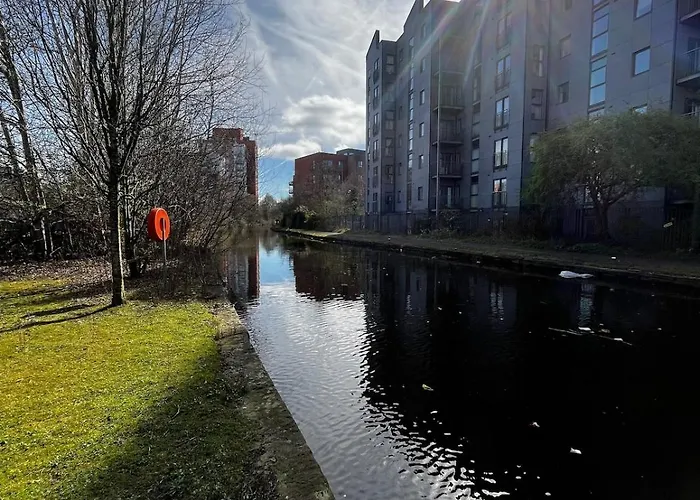 Serene 2-bed Flat With Canal Views - Coop Live Mánchester