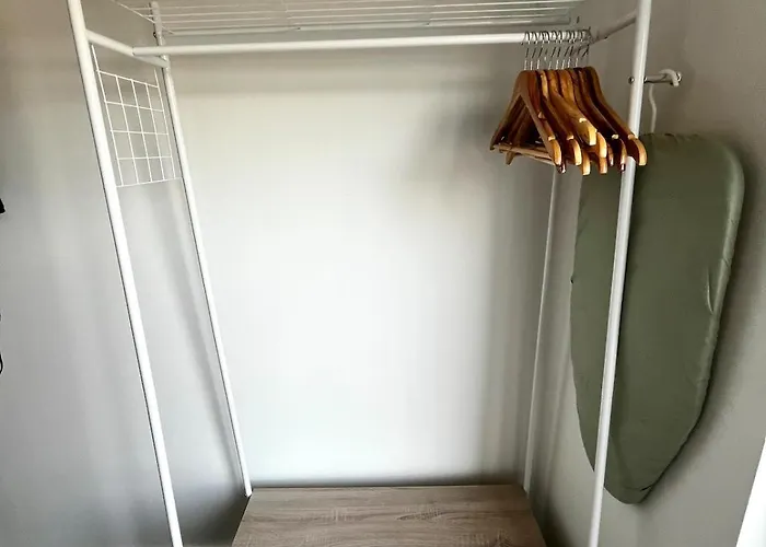 Serene 2-bed Flat With Canal Views - Coop Live * Manchester