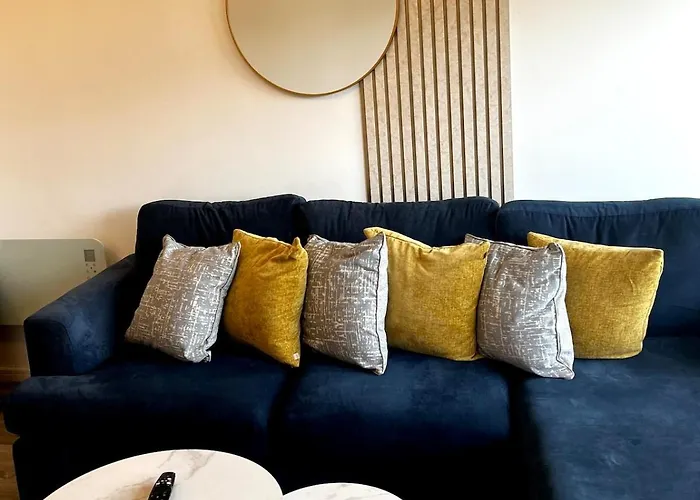 Chic 2-bed Flat - Coop Live & Ethiad 아파트