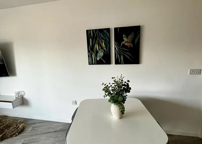 דירה Chic 2-bed Flat - Coop Live & Ethiad מנצ'סטר