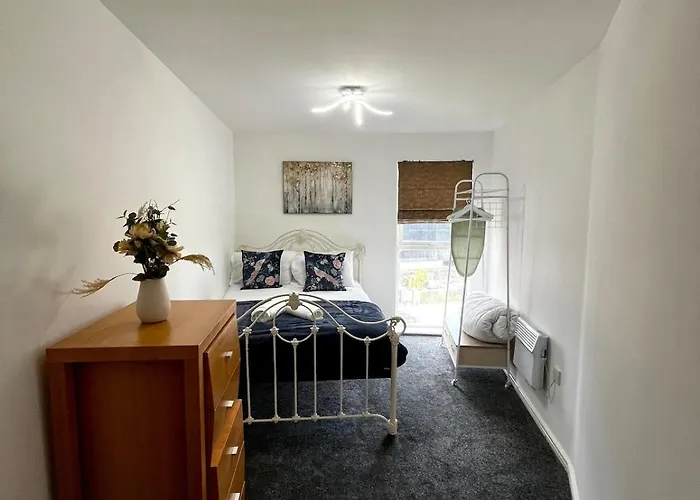 아파트 Chic 2-bed Flat - Coop Live & Ethiad