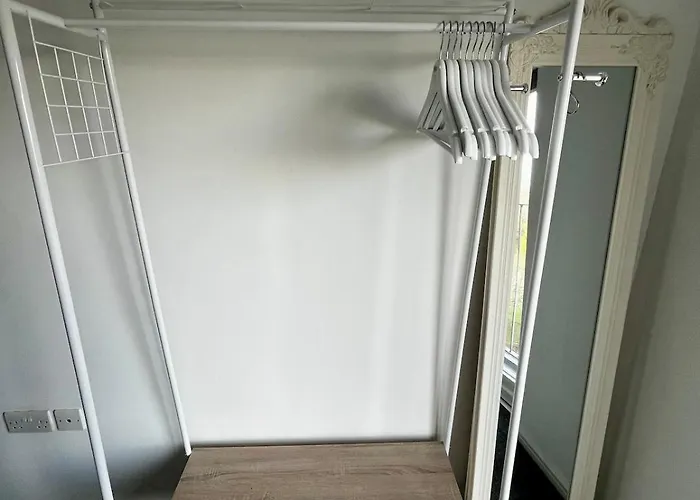 Chic 2-bed Flat - Coop Live & Ethiad