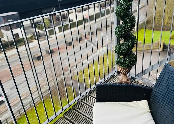 Chic 2-bed Flat - Coop Live & Ethiad דירה