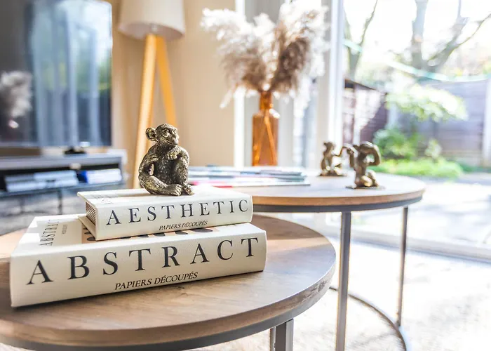 Forest View- Oasis Mural -didsbury Zen Sleeps 10 맨체스터