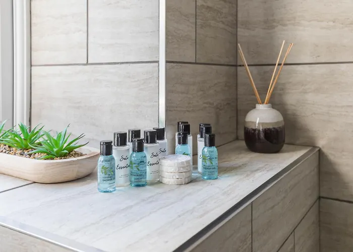 펜션 Forest View- Oasis Mural -didsbury Zen Sleeps 10 맨체스터