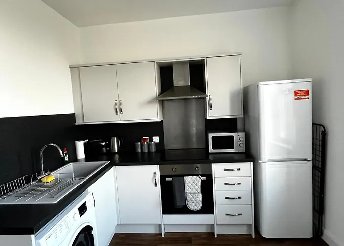 The Failsworth Collection - Stylish With Free Parking *