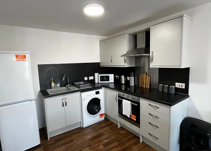 The Failsworth Collection - Stylish With Free Parking *