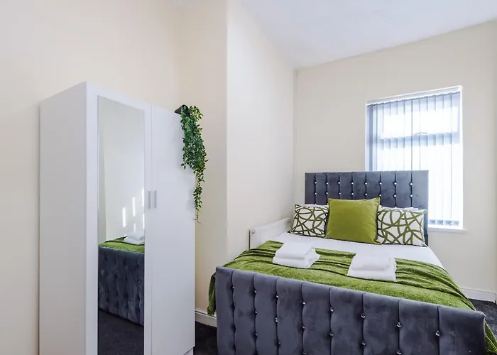 Cosy 3br Family Near Etihad And Coop Live - Free Parking! Casa vacanze