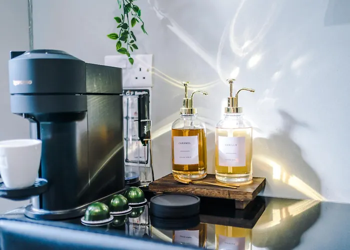 Cosy 3Br Family Home Near Etihad And Coop Live - Free Parking! Tatil Evi