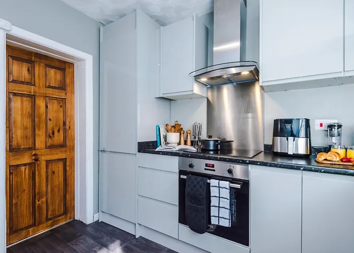 Сasa de vacaciones Cosy 3br Near Etihad And Coop Live - Free Parking! *