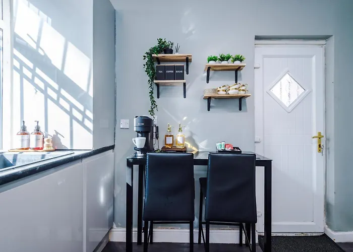 Cosy 3br Near Etihad And Coop Live - Free Parking! Сasa de vacaciones *