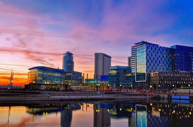 Appartement Numberone - Pink - Mediacityuk *