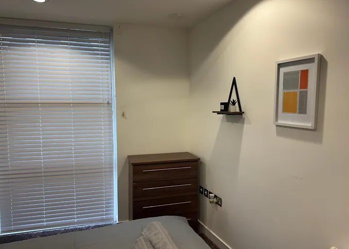 Numberone - Pink - Mediacityuk Apartament *