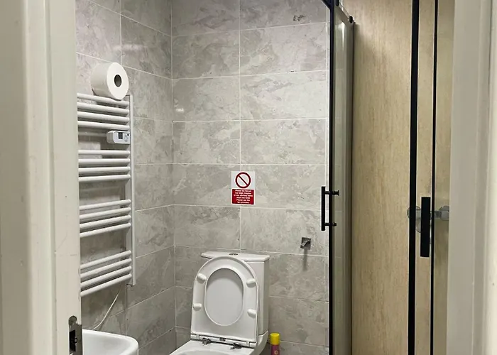 Rahman Hostel Manchester