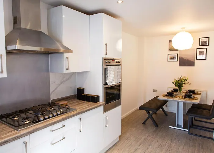 Bright & Luxurious With Garden Апартаменты *