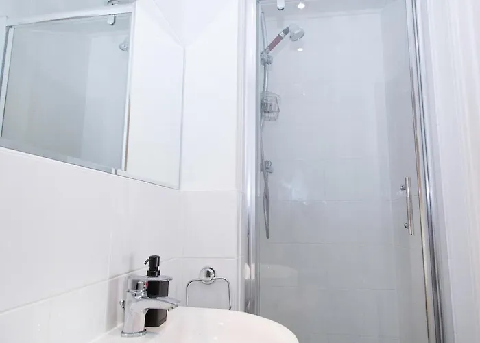 Bright & Luxurious With Garden