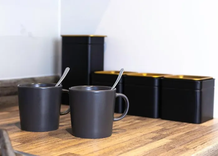 Bright & Luxurious With Garden Апартаменты