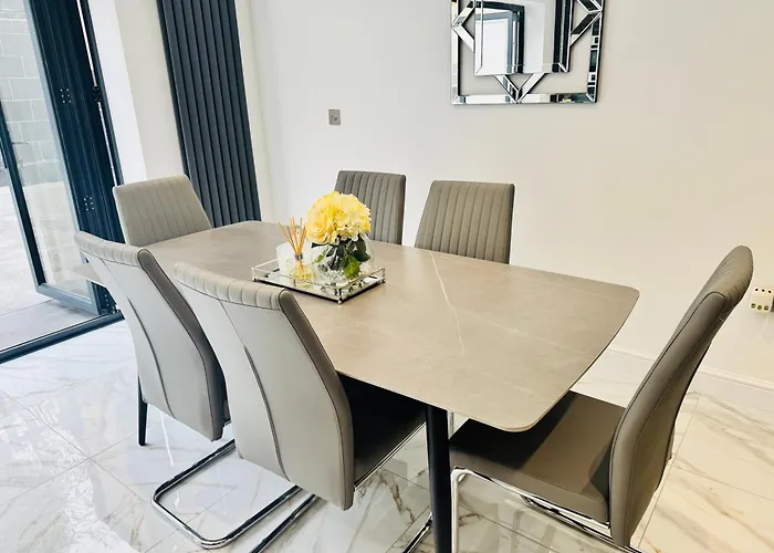 Luxury 5br With Access Manchester