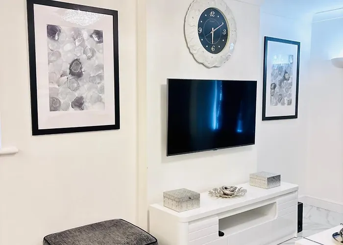 Luxury 5br With Access *