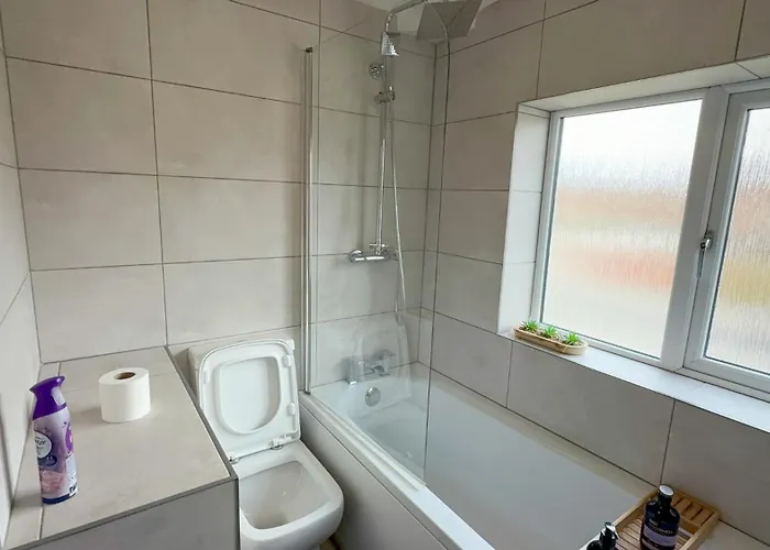 דירה Contractor Stays, Fast Wifi, Free Parking, Work *