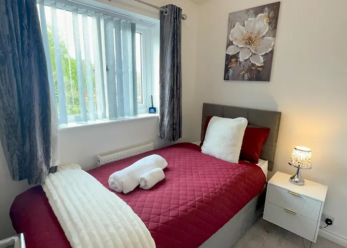 דירה Contractor Stays, Fast Wifi, Free Parking, Work *