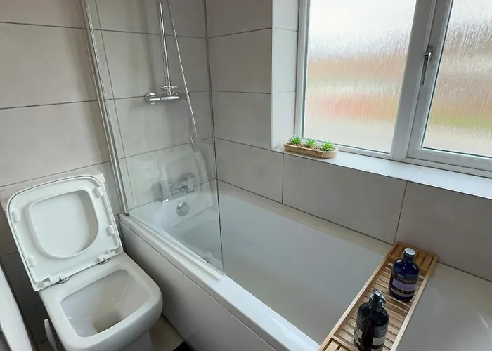 Contractor Stays, Fast Wifi, Free Parking, Work Manchester