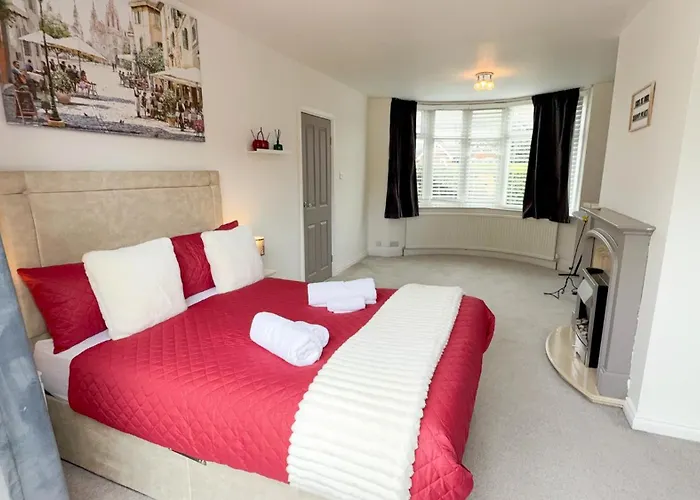 דירה Contractor Stays, Fast Wifi, Free Parking, Work