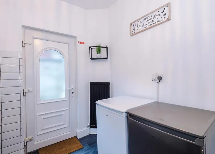 Daire Stunning 3bedroom Home, Game Room, Free Parking, Fully Stocked, Sleeps 8